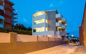 Apartment With Private Swimming Pool